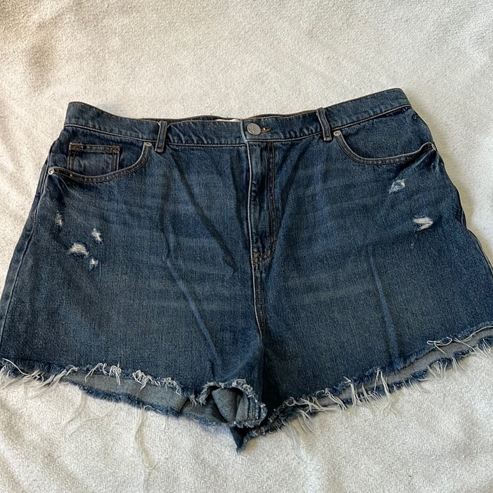 Lou & Grey high rise relaxed denim shorts